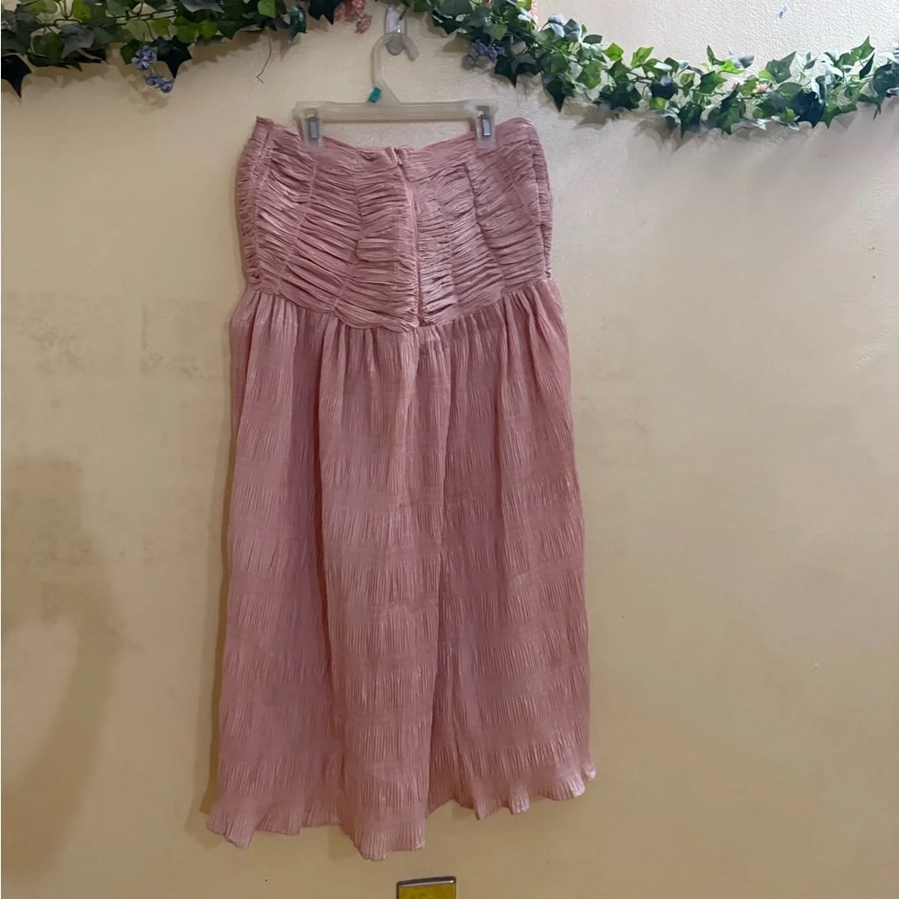 Pink Ruched Top and Skirt Set - Picture 2 of 3